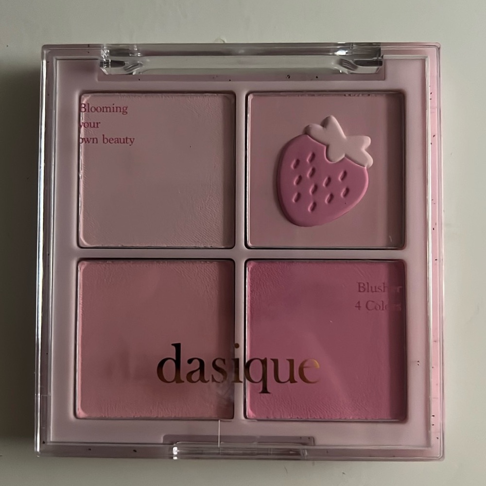 Dasique Blending Mood Cheek blush in 06 berry smoothie